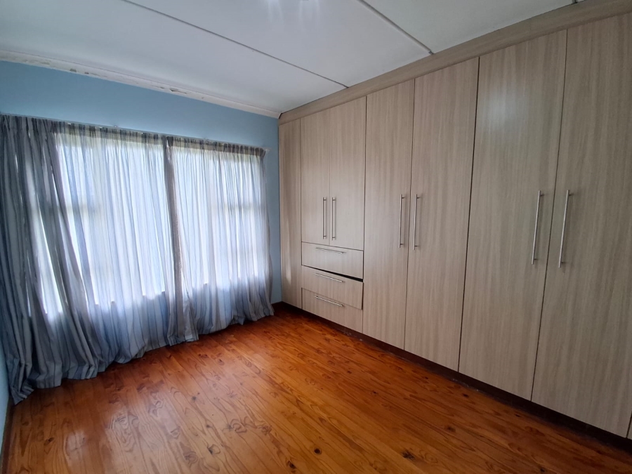 4 Bedroom Property for Sale in Nahoon Valley Park Eastern Cape